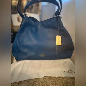 LIKE NEW Coach Leather Shoulder Bag